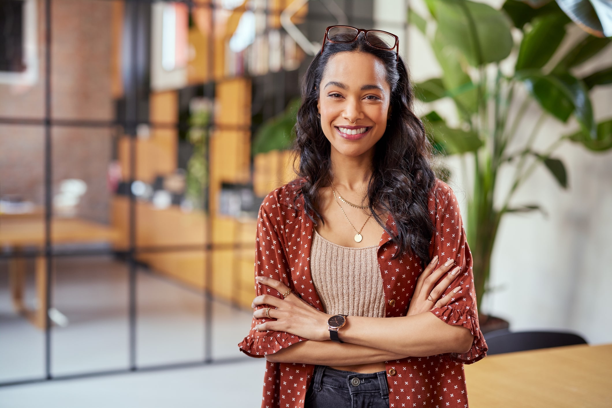 vrouw-commercieel-medewerker-binnendienst-kantoor