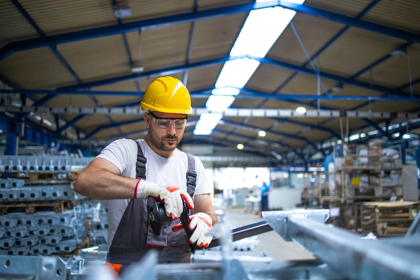 assemblagemedewerker metaalproductie fabriek